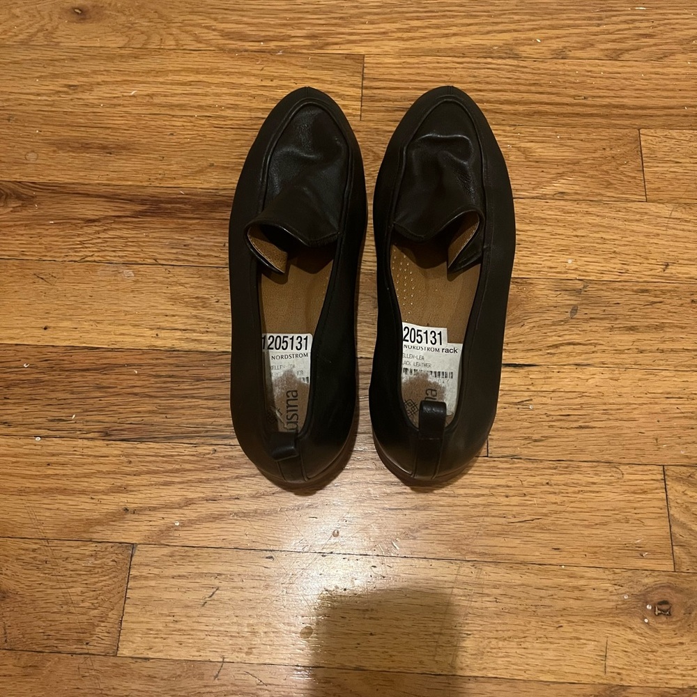 Susina Black Flats with Classic Slip-On Design